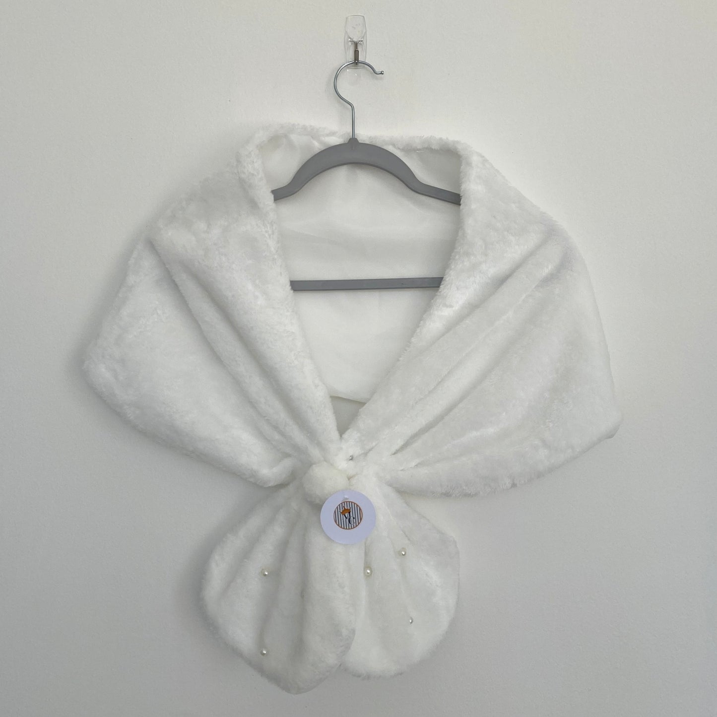 Capa, chal con peluche VES024