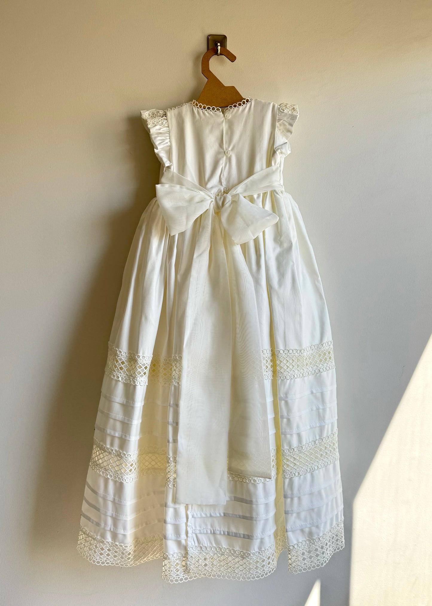 Ropón de bautizo para niña - Modelo Varenna