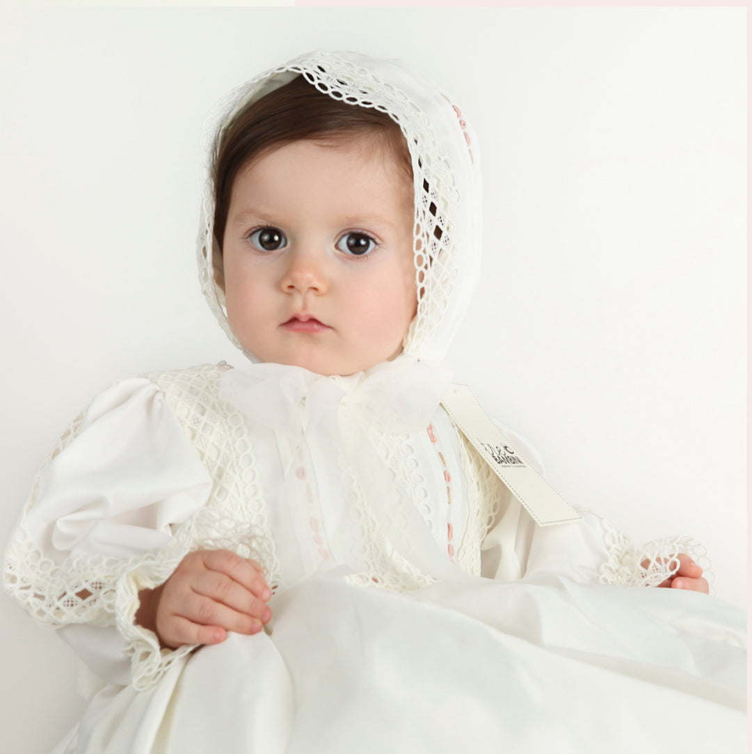 Ropón de bautizo para niña - Modelo Varenna