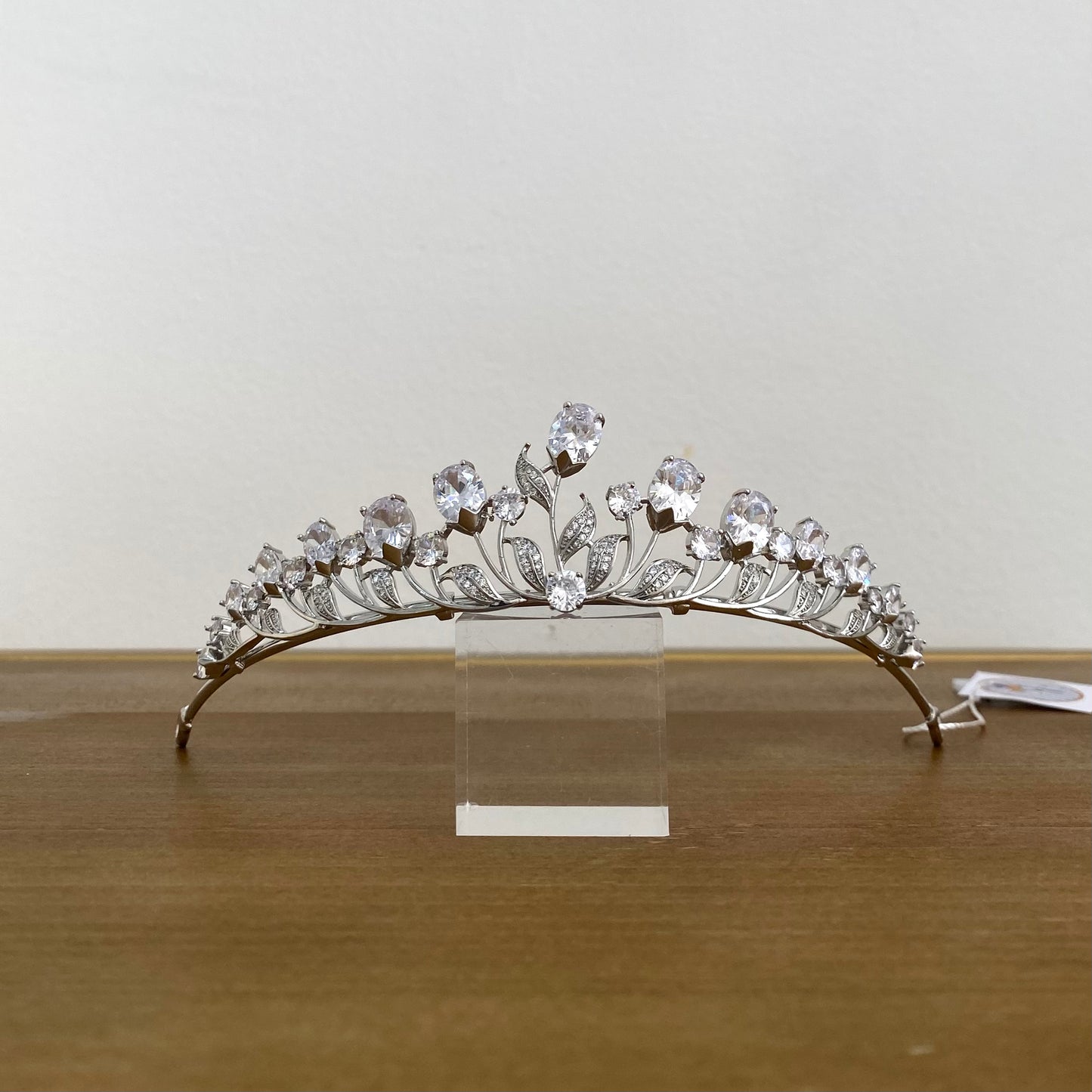 Tiara COR302