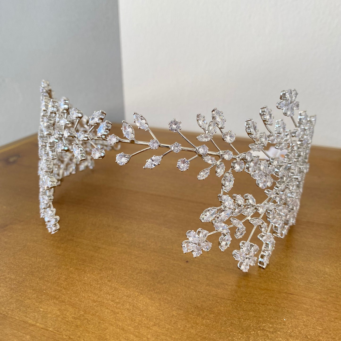 Tiara COR300