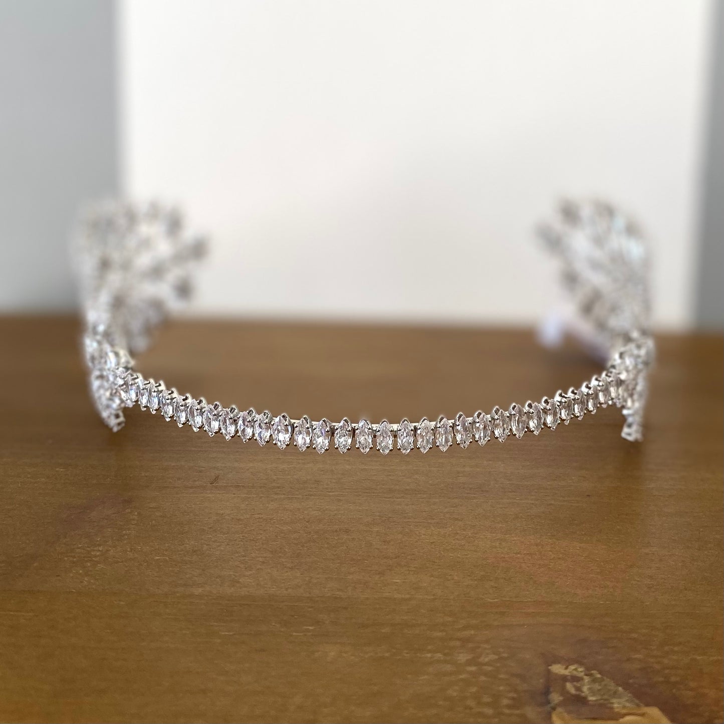Tiara COR301