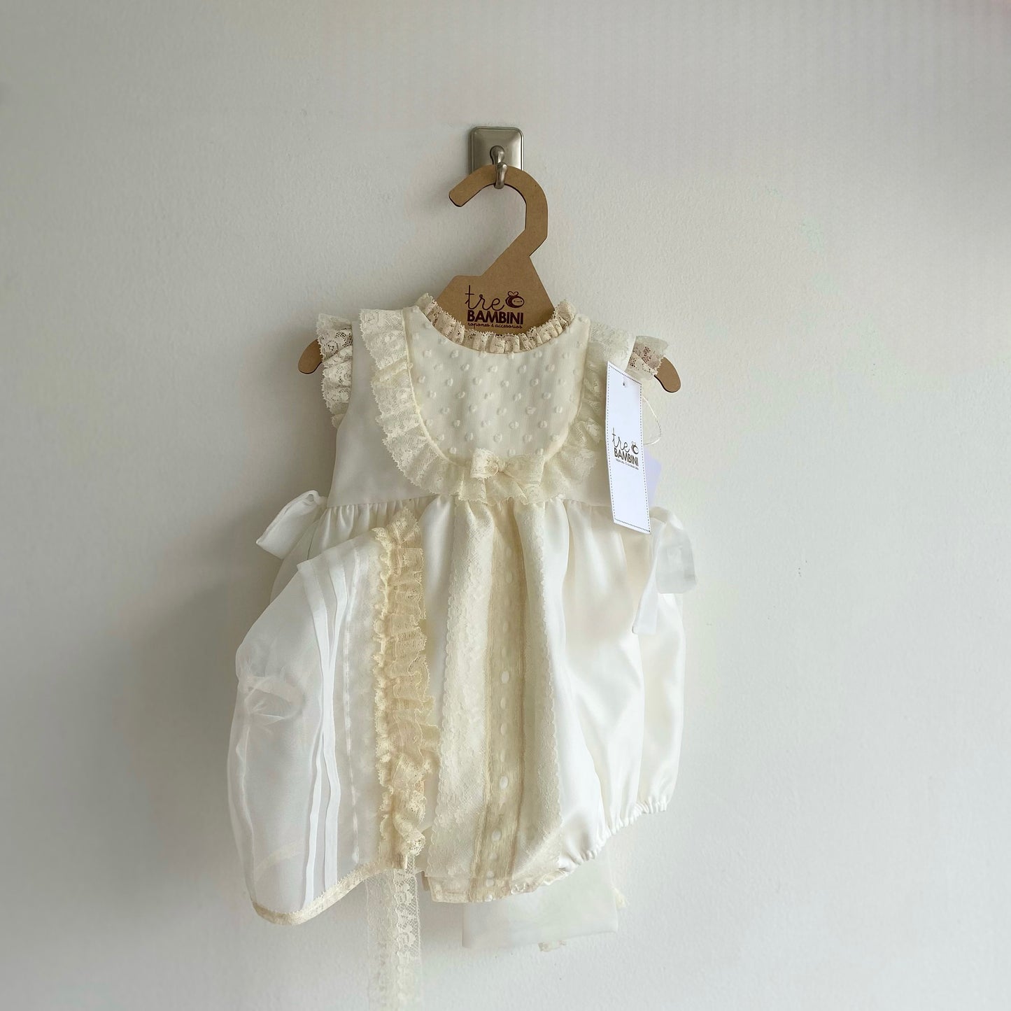 Ropón de bautizo para niña - Modelo Salerno