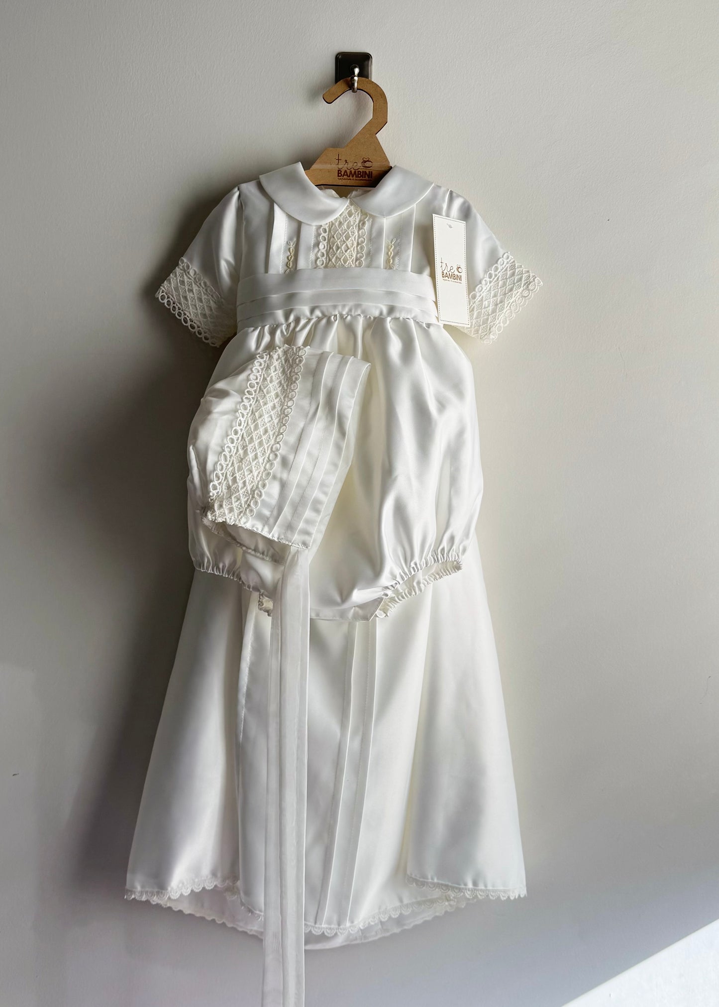 Traje de bautizo para niño marca Tre Bambini - Modelo Varenna manga corta