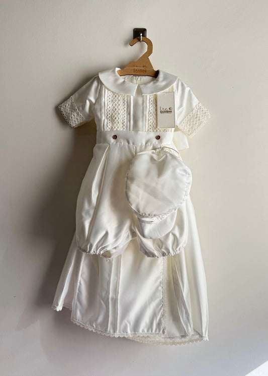 Traje de bautizo para niño marca Tre Bambini - Modelo Bari manga corta