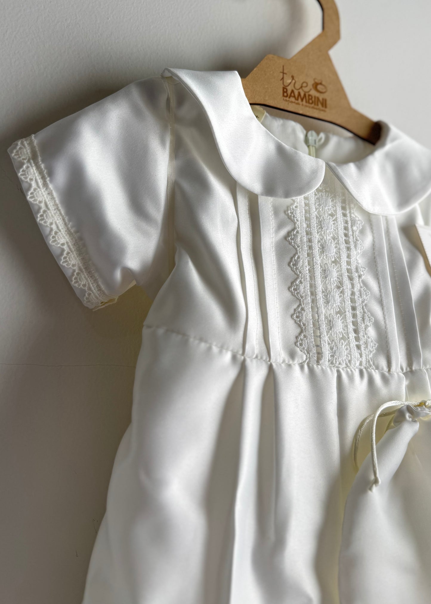 Traje de bautizo para niño marca Tre Bambini - Modelo Roma manga corta