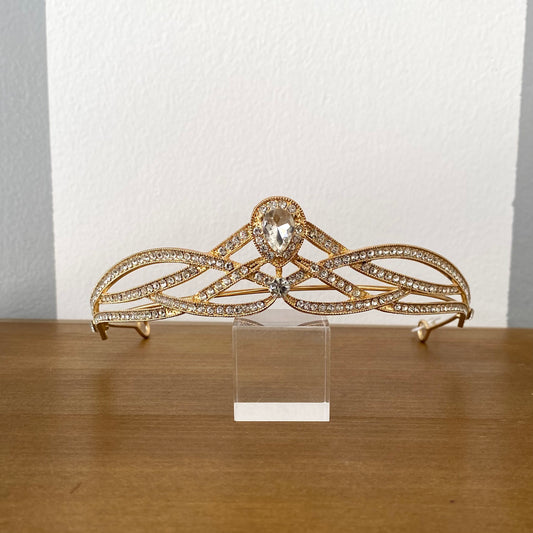 Tiara COR008
