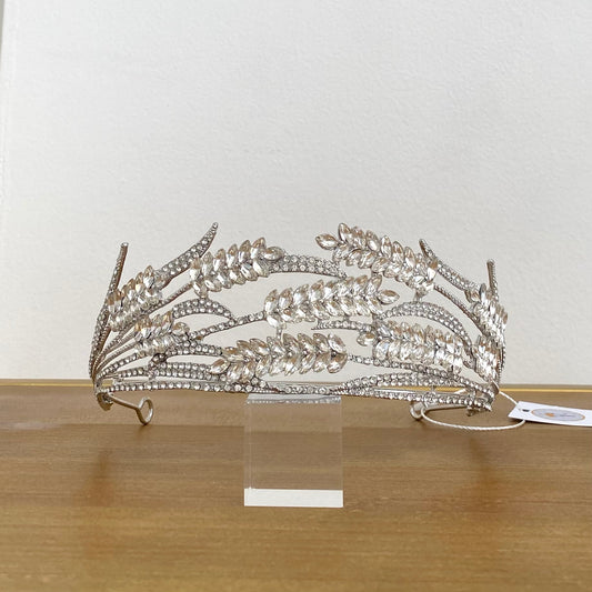 Tiara COR011