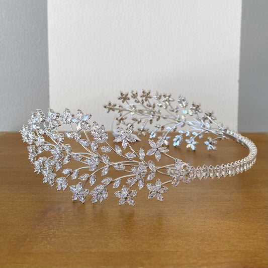 Tiara COR301